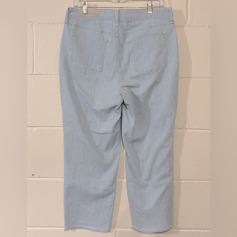 NWT Chico’s High-Rise Straight-Leg Crops Size 10 - Picture 8 of 9